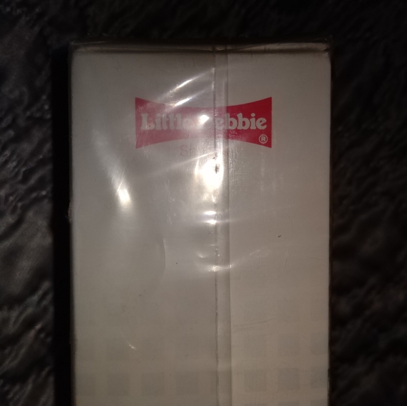 NIB 1995 little debbie barbie collector NEW!! Little Debbie Barbie Doll 1995